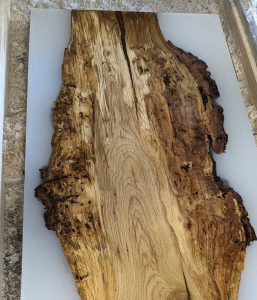 überfräste Tischplatte